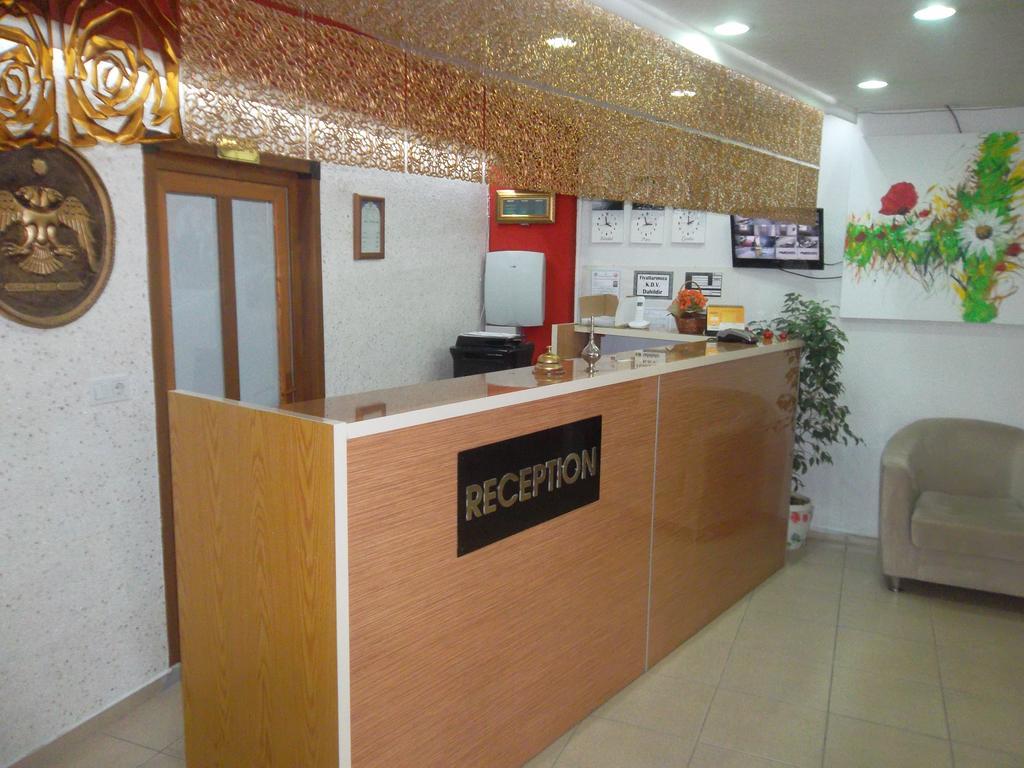 Konak Hotel Mut Extérieur photo
